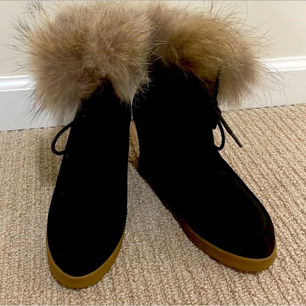 NEW ) Cecelia Holly booties with real fur trim new 7.5
(NWT NEW YORK